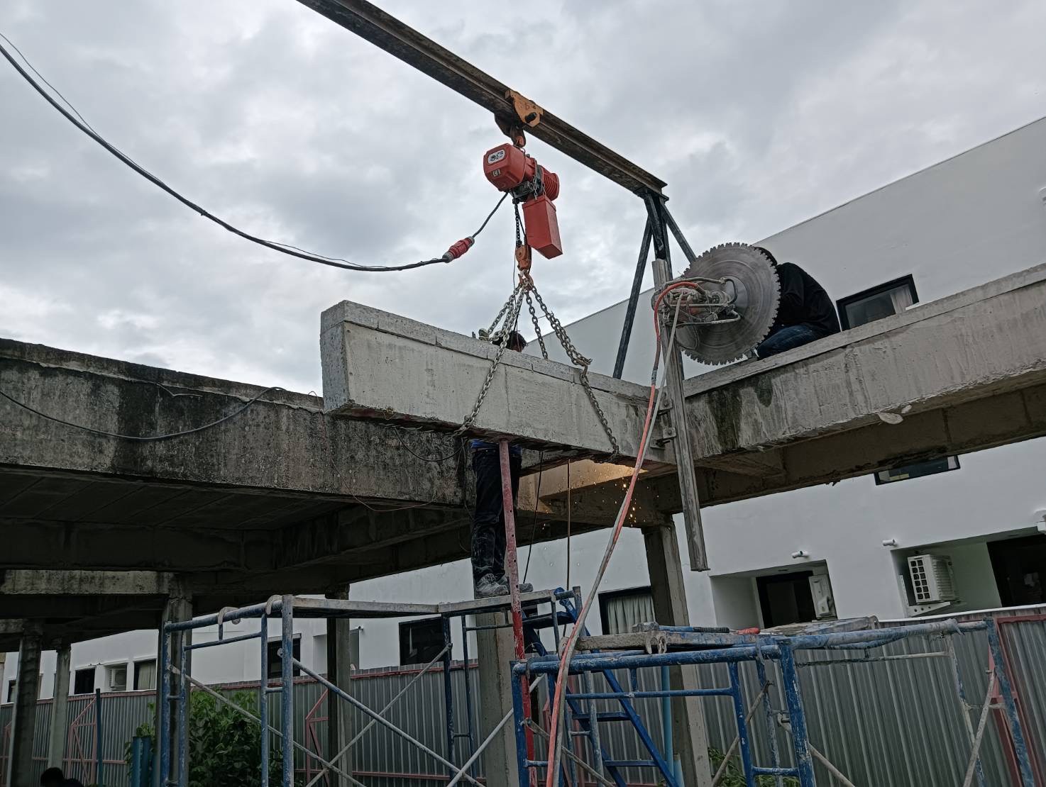 LINE_ALBUM_งานตัดคานคอนกรีต wire saw_260818_15