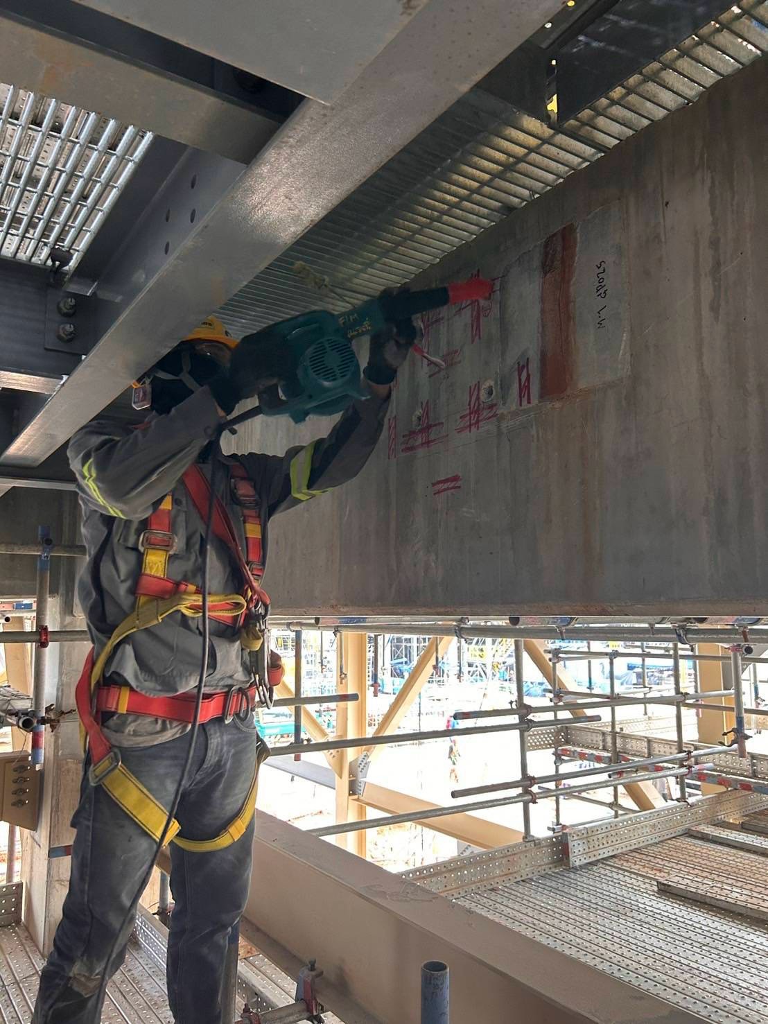 LINE_ALBUM_งานเจาะติดตั้งพุกเคมี hilti RE-500 v3_260818_12