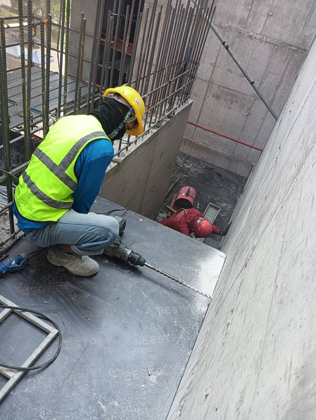 LINE_ALBUM_งานเจาะติดตั้งพุกเคมี hilti RE-500 v3_260818_7