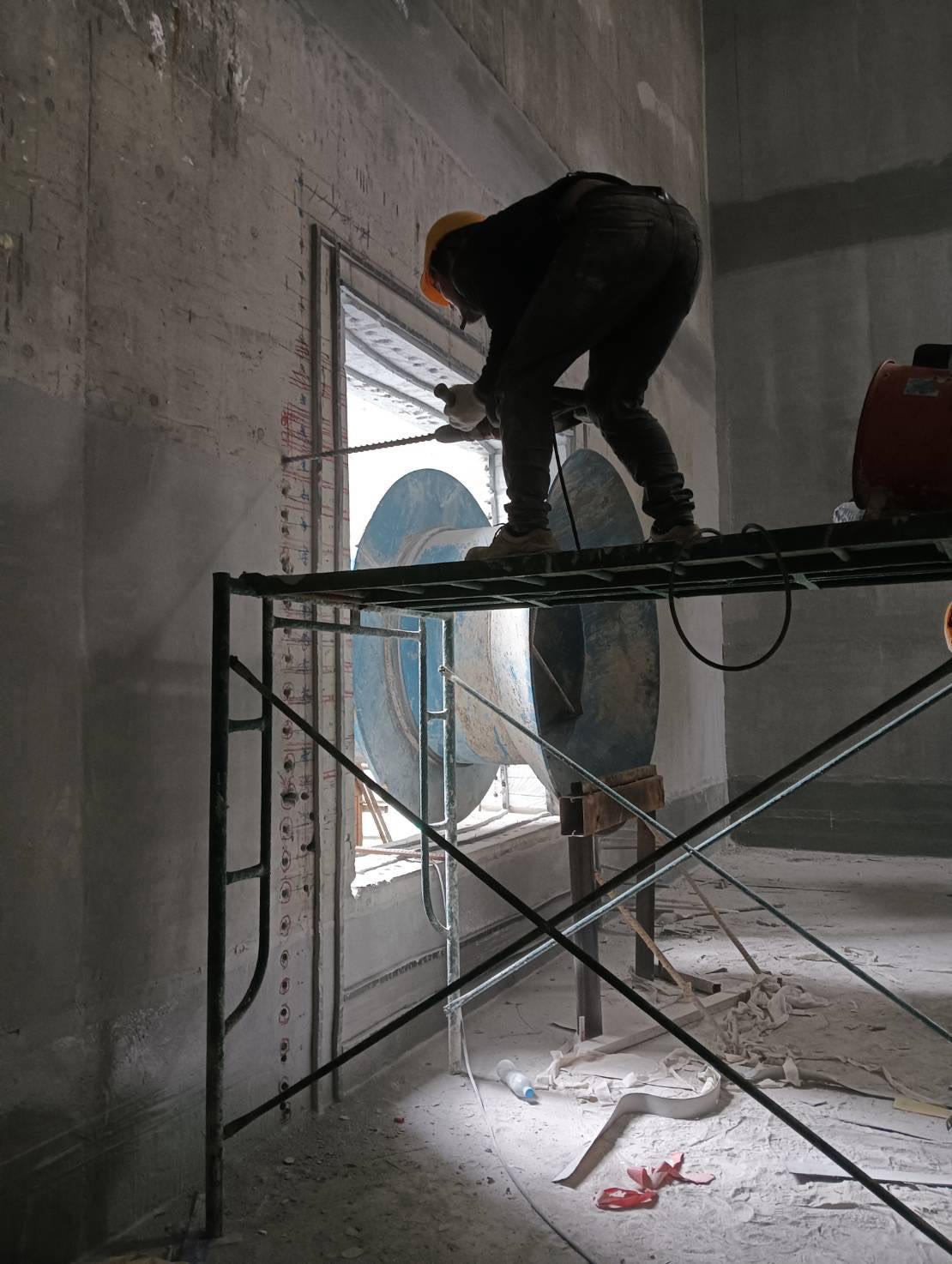 LINE_ALBUM_งานเจาะเสียบเหล็ก ด้วยน้ำยา Hilti RE-500v3_260818_1