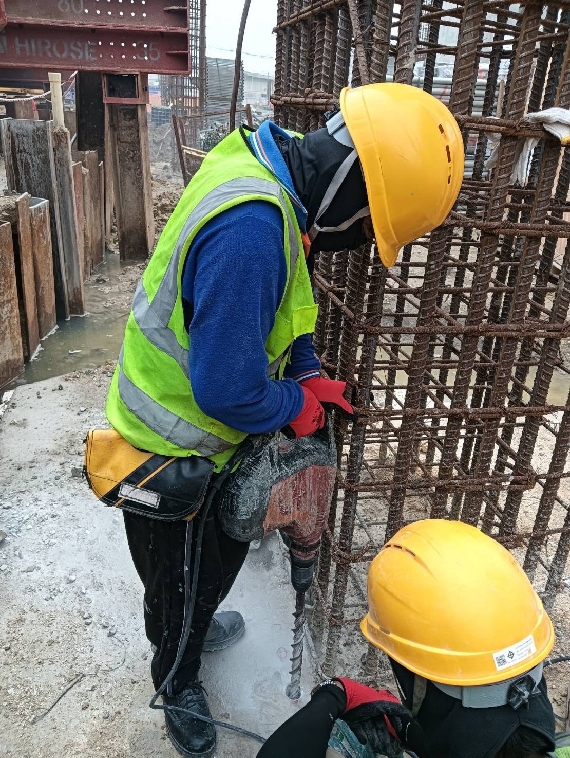LINE_ALBUM_งานเจาะเสียบเหล็ก ด้วยน้ำยา Hilti RE-500v3_260818_11