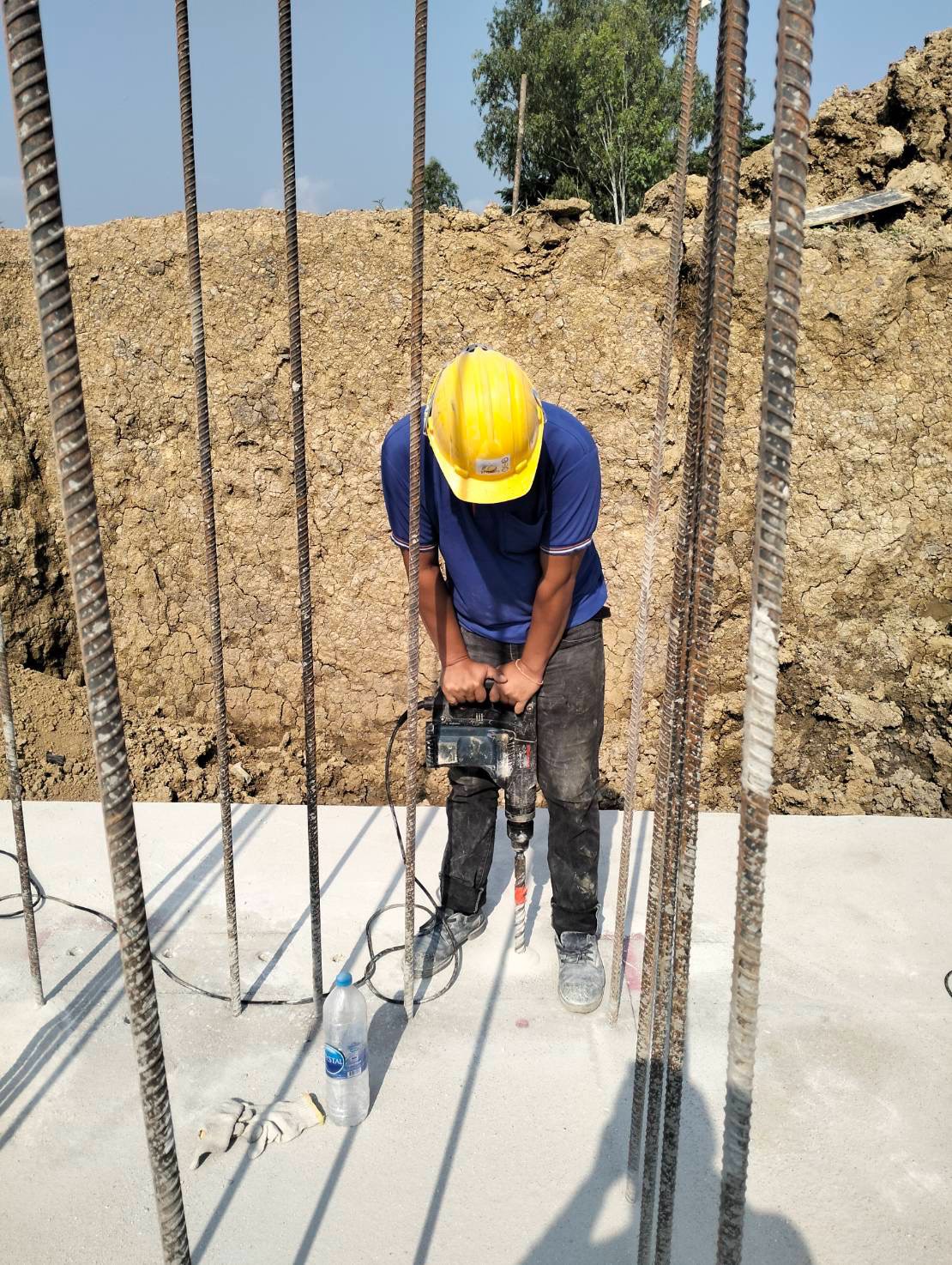 LINE_ALBUM_งานเจาะเสียบเหล็ก ด้วยน้ำยา Hilti RE-500v3_260818_15