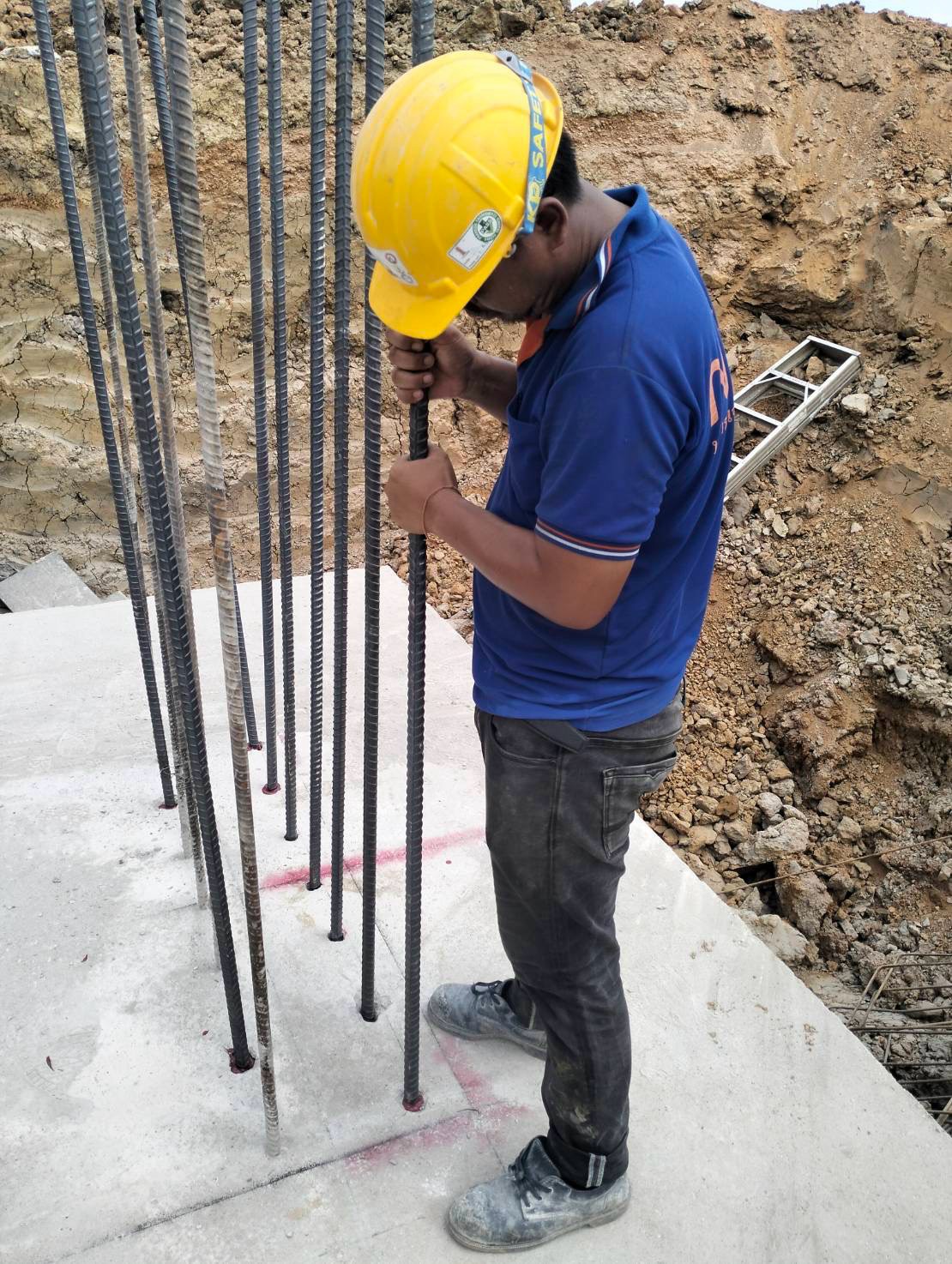 LINE_ALBUM_งานเจาะเสียบเหล็ก ด้วยน้ำยา Hilti RE-500v3_260818_17