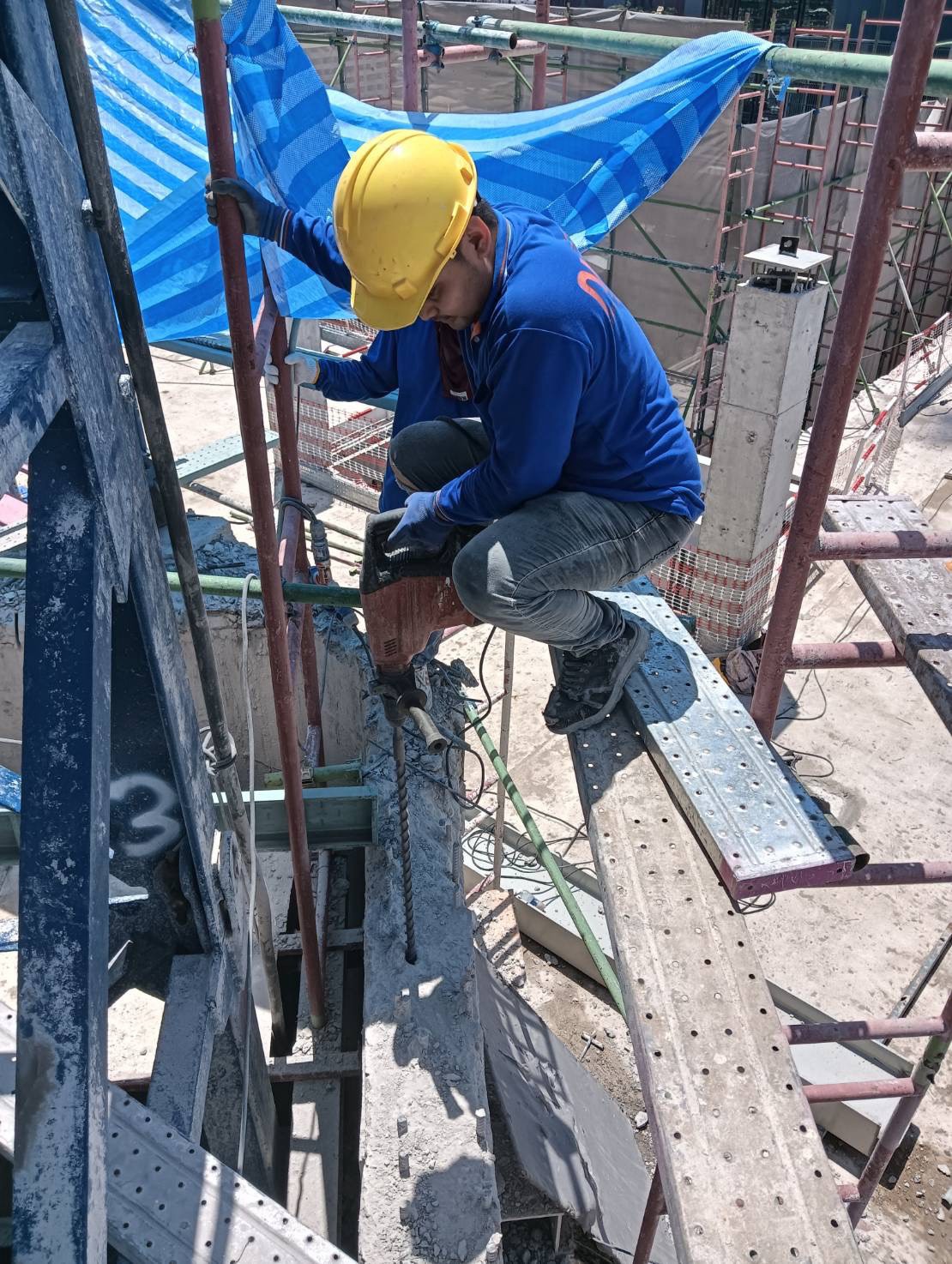 LINE_ALBUM_งานเจาะเสียบเหล็ก ด้วยน้ำยา Hilti RE-500v3_260818_4